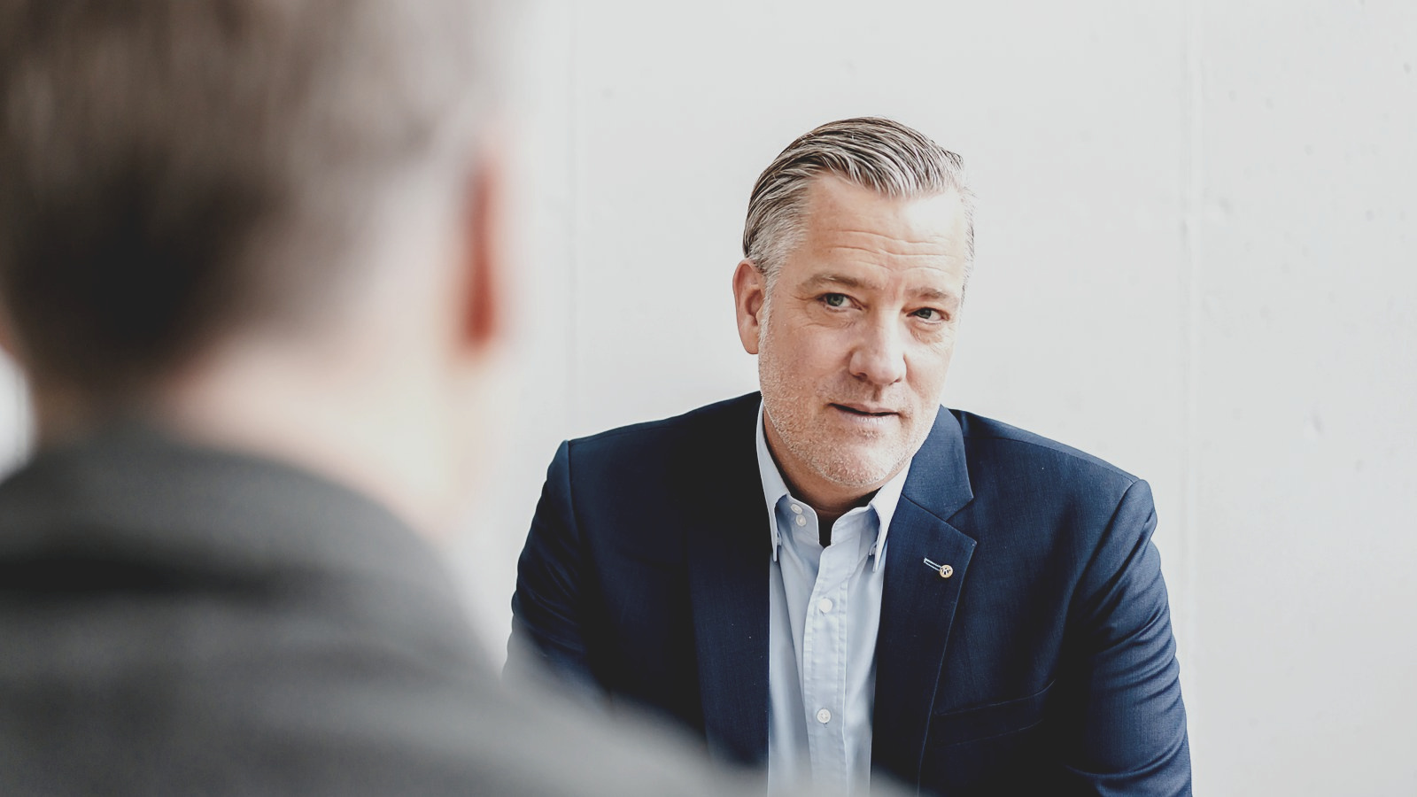 Cristian Hofmann im Coaching-Gespräch mit einer Führungskraft, Zürich